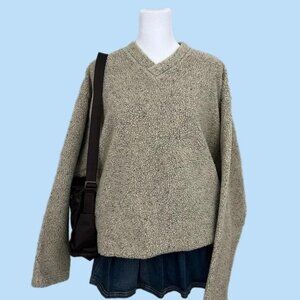 vintage 90s cozy indie skate elevated basic  light weight sherpa sweater